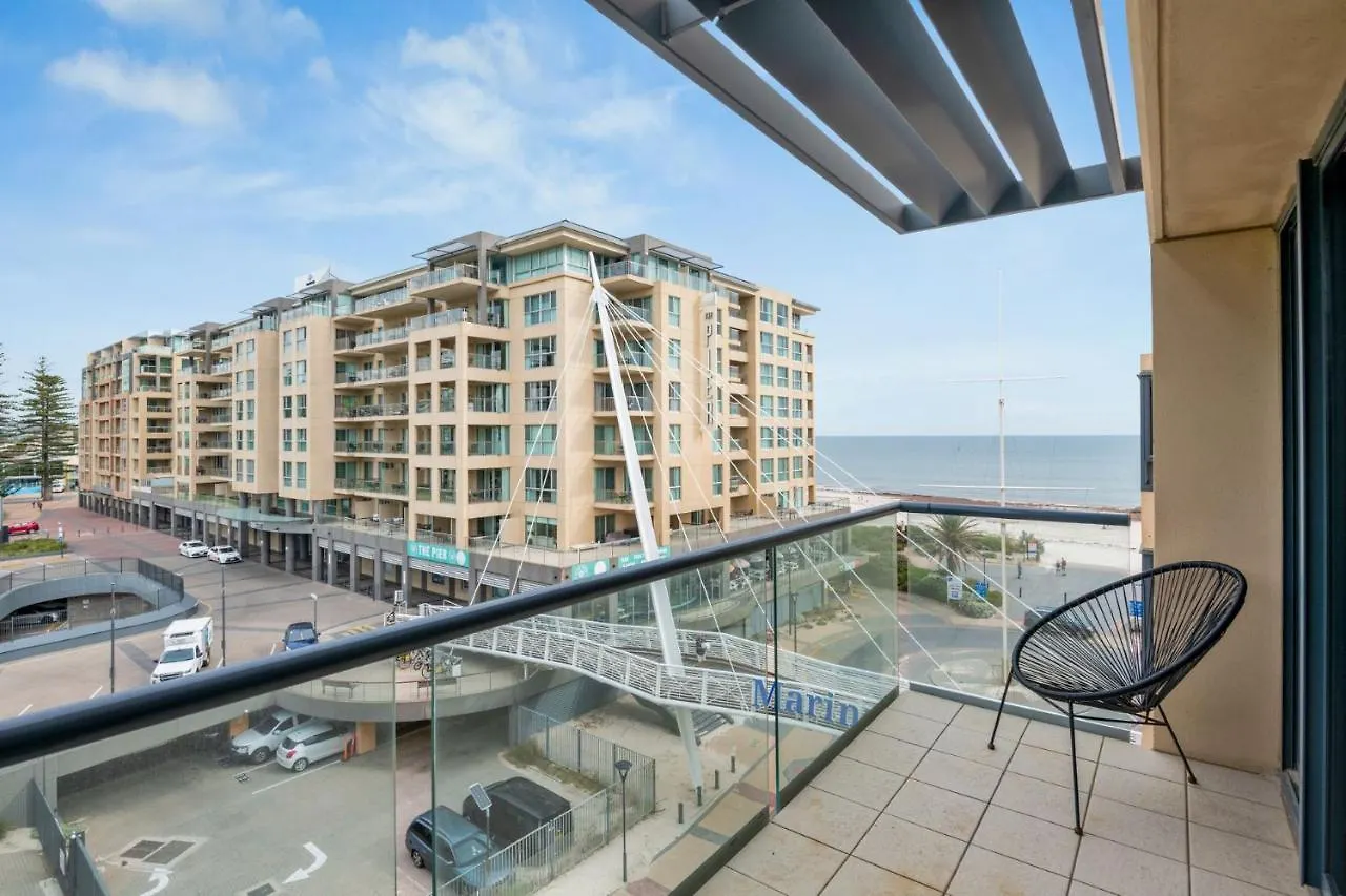 Belle Escapes - Glenelg Oceanview Apartment Adelaide 0*,  Australien
